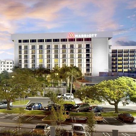 Courtyard By Marriott Miami Airport Hotel Kültér fotó