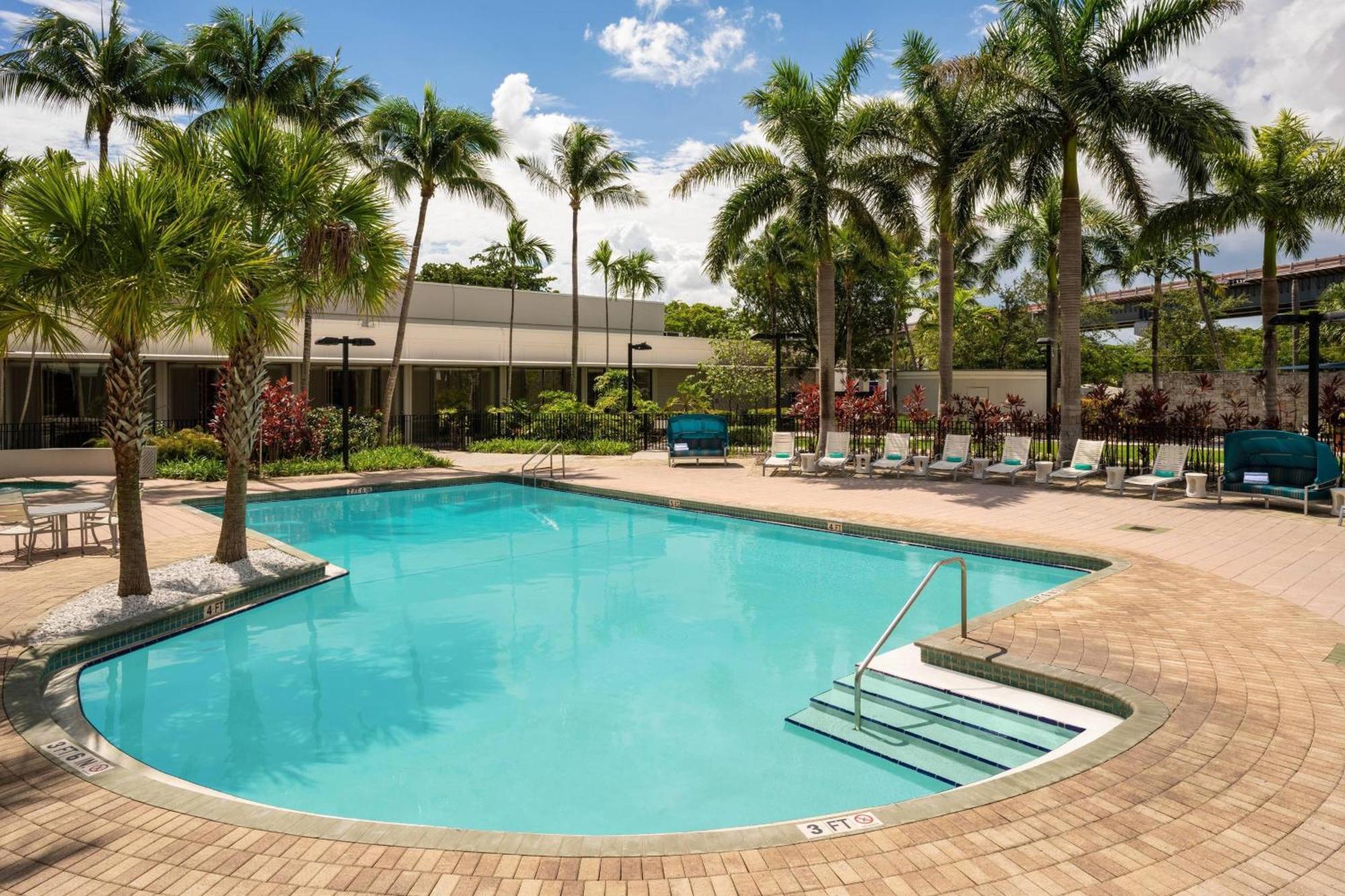 Courtyard By Marriott Miami Airport Hotel Kültér fotó