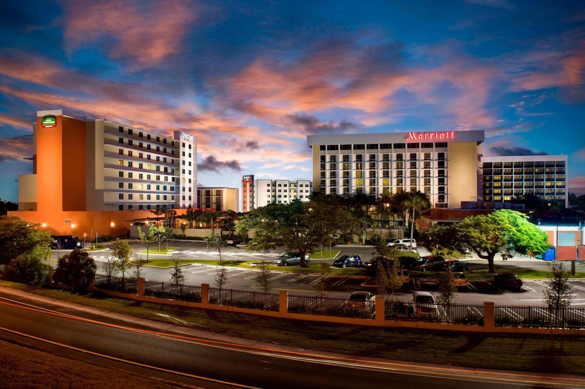 Courtyard By Marriott Miami Airport Hotel Kültér fotó