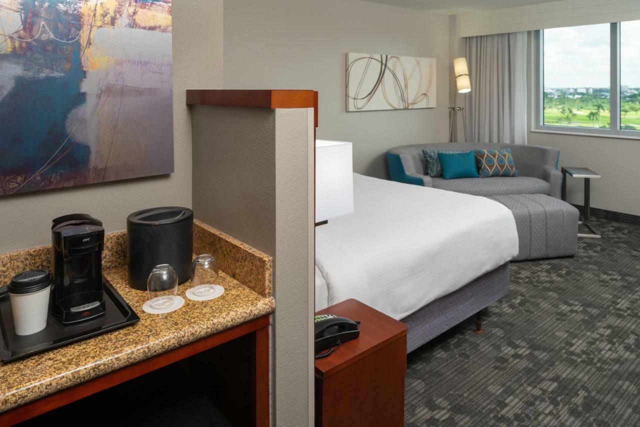 Courtyard By Marriott Miami Airport Hotel Kültér fotó